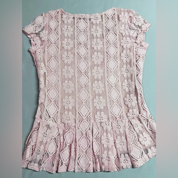 Suzy Shier Pink Lace Shirt NWOT Size Medium - Picture 3 of 5